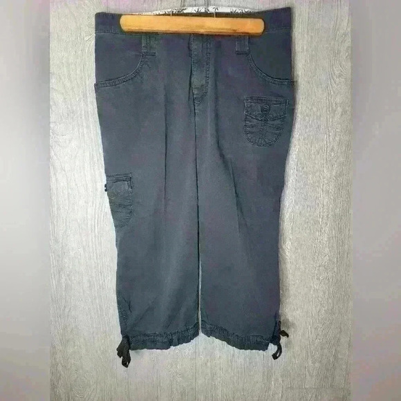 Lee's Comfort Waistman cropped cargo pants with drawstring bottoms size 8. - Picture 1 of 5